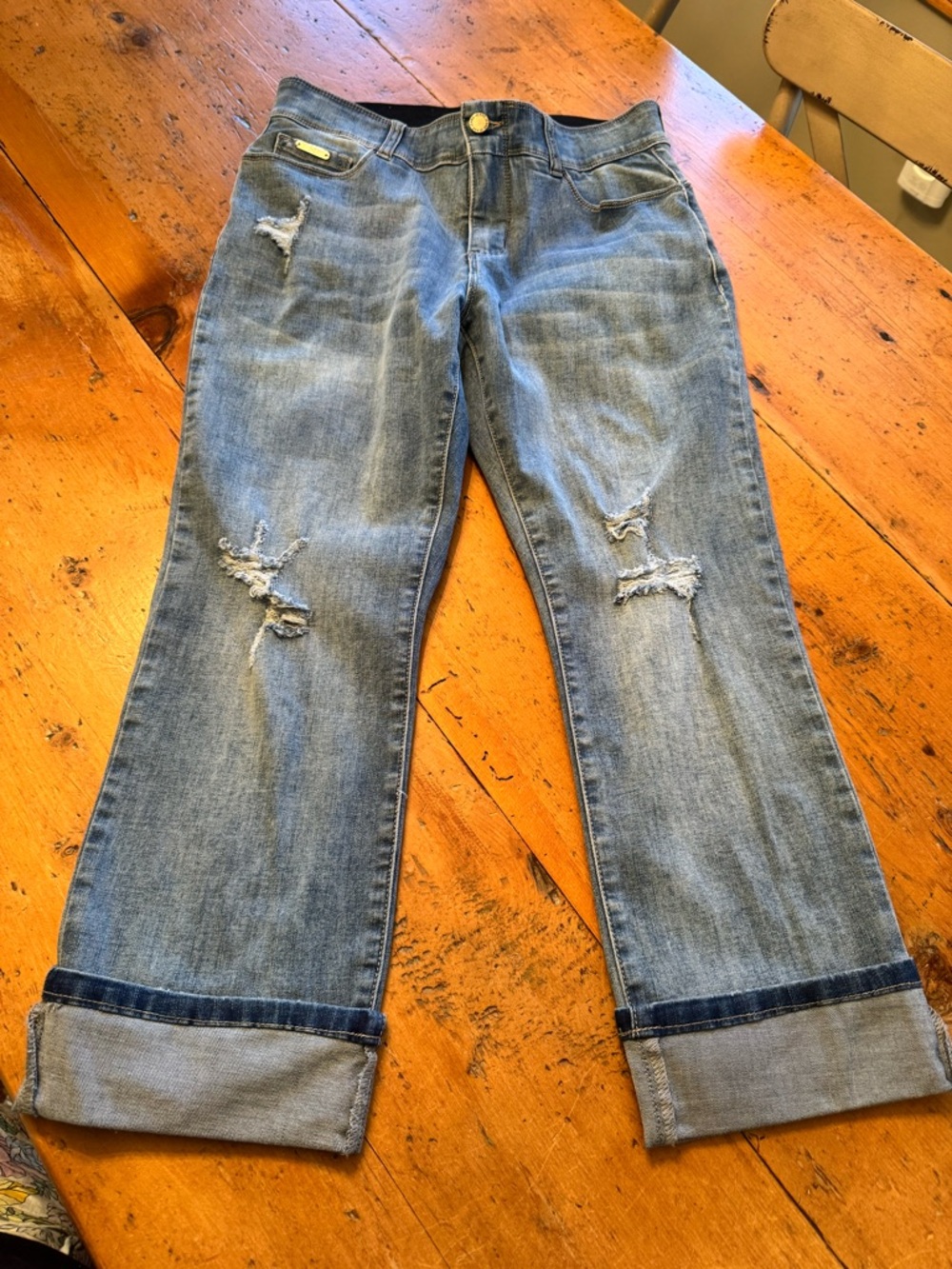 COCO + CARMEN DISTRESSED CROPPED JEANS WITH TUMMY CONTROL PANEL